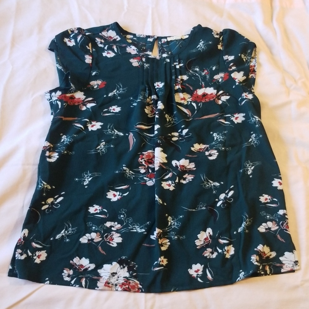 Ladies flowing floral print blouse